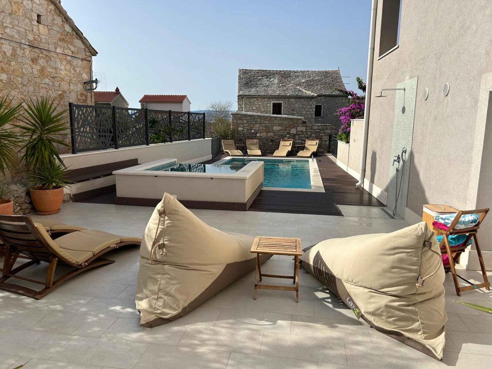 Bol Summer Residence Luaran gambar